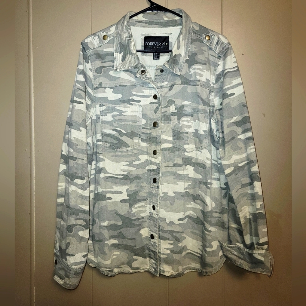 2X Forever 21 Lightweight Camo Jacket